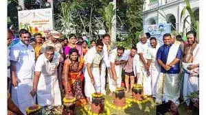 पोंगल उत्सव समारोह में पलानीस्वामी ने डीएमके की आलोचना की पोंगल उत्सव समारोह में पलानीस्वामी ने डीएमके की आलोचना की