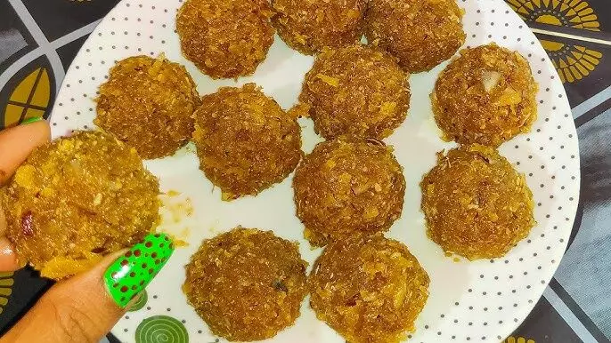 Jaggery coconut laddu आसान है बनाने का तरीका