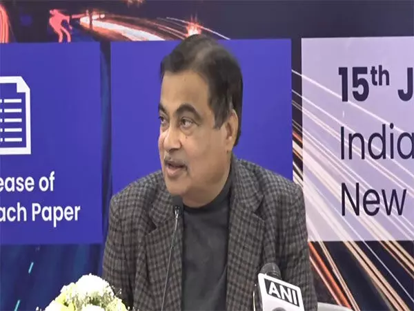 Nitin Gadkari ने बैरीज लेस टोलिंग पर सम्मेलन में भाग लिया