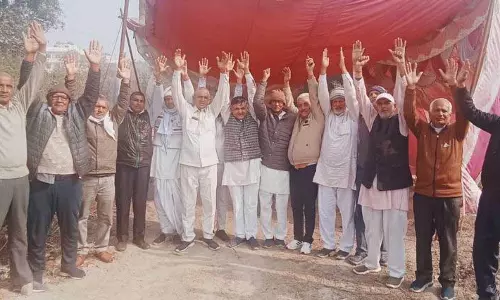 Haryana : पानीपत में अवैध रूप से बिछाई गई बिजली लाइन के खिलाफ विरोध प्रदर्शन 50वें दिन भी जारी