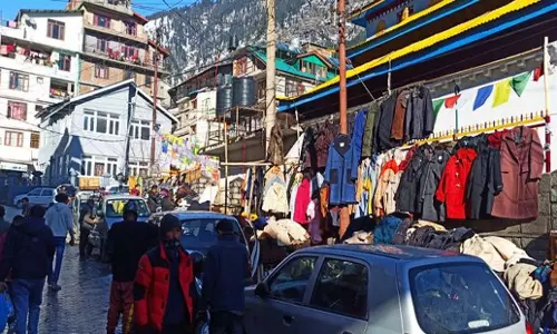 Himachal: गोम्पा रोड के निवासियों ने अतिक्रमण हटाने के लिए एमसी प्रमुख से लगाई गुहार Himachal: गोम्पा रोड के निवासियों ने अतिक्रमण हटाने के लिए एमसी प्रमुख से लगाई गुहार