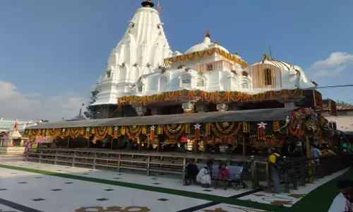 Himachal: कांगड़ा के ब्रजेश्वरी मंदिर में मक्खन अनुष्ठान मकर संक्रांति का प्रतीक