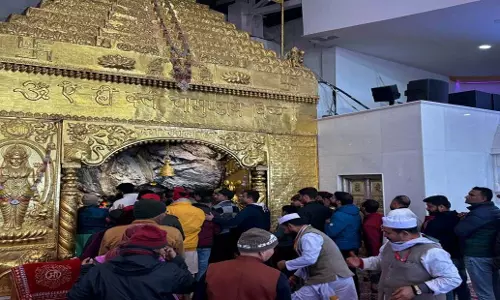 J&K: वैष्णो देवी मंदिर की प्राकृतिक गुफा श्रद्धालुओं के लिए खुली