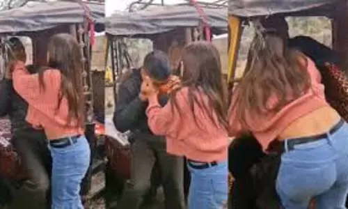Mirzapur: किराया मांगने पर युवती ने कर दी ऑटो चालक की बुरी तरह पिटाई Mirzapur: किराया मांगने पर युवती ने कर दी ऑटो चालक की बुरी तरह पिटाई