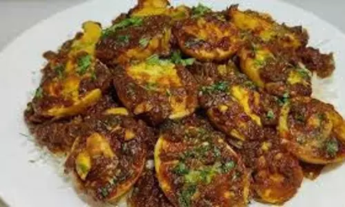 Egg Tawa Masala:10 मिनट में बनाना है डिनर तो ट्राई करें ये टेस्टी रेसिपी Egg Tawa Masala:10 मिनट में बनाना है डिनर तो ट्राई करें ये टेस्टी रेसिपी