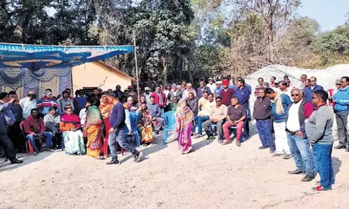 Odisha: वेतन को लेकर श्रमिक अशांति के कारण बीएसएलसी का उत्पादन रुका Odisha: वेतन को लेकर श्रमिक अशांति के कारण बीएसएलसी का उत्पादन रुका