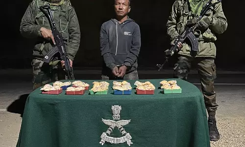 Assam: राइफल्स ने मिजोरम में 97.90 लाख रुपये की हेरोइन जब्त की, एक गिरफ्तार Assam: राइफल्स ने मिजोरम में 97.90 लाख रुपये की हेरोइन जब्त की, एक गिरफ्तार