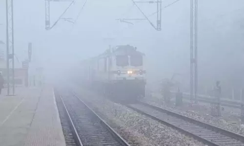 दिल्ली में ‘ऑरेंज’ चेतावनी: ट्रेनें, उड़ानें विलंबित ,IMD ने बारिश की भविष्यवाणी की