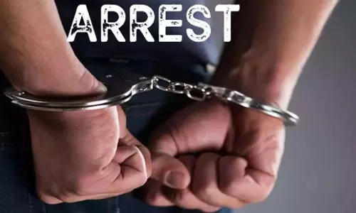 Telangana: जीआरपी ने एक व्यक्ति को गिरफ्तार कर डेढ़ लाख रुपये का गांजा जब्त किया Telangana: जीआरपी ने एक व्यक्ति को गिरफ्तार कर डेढ़ लाख रुपये का गांजा जब्त किया