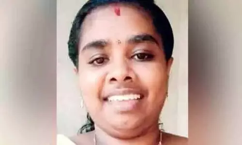 Kollam: घर में कोयला जलाते समय कपड़ों में आग लगाने से युवा महिला की मौत