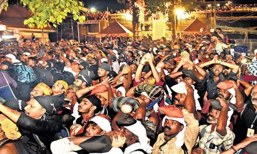 Kerala: श्रद्धालुओं द्वारा मकरज्योति के दर्शन से वातावरण में आध्यात्मिक उत्साह का संचार