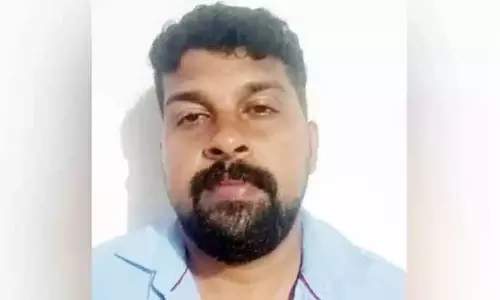 रिश्वत लेते सर्वेक्षक को पकड़े जाने के बाद एक सह अभियुक्त भी गिरफ्तार रिश्वत लेते सर्वेक्षक को पकड़े जाने के बाद एक सह अभियुक्त भी गिरफ्तार
