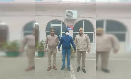 पार्किंग विवाद में गोलियां चलाने वाला गिरफ्तार, सोसायटी का मामला पार्किंग विवाद में गोलियां चलाने वाला गिरफ्तार, सोसायटी का मामला