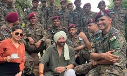 Sunny Deol ने जवानों के साथ बिताया पूरा दिन, उनके साहस, बलिदान और अटूट समर्पण को किया सलाम