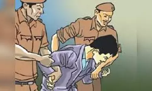 Noida:  मुठभेड़ में  बदमाश गिरफ्तार, अवैध हथियार बरामद