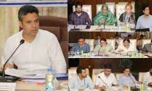 डीसी श्रीनगर ने जिले में बैंकिंग प्रदर्शन की समीक्षा की डीसी श्रीनगर ने जिले में बैंकिंग प्रदर्शन की समीक्षा की