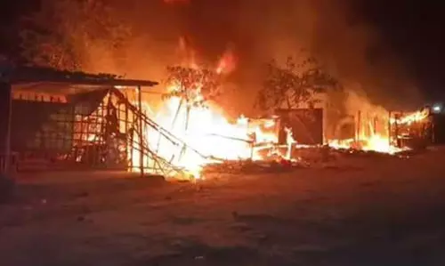 Darbhanga: आग लगने से हजारों का सामान जलकर राख