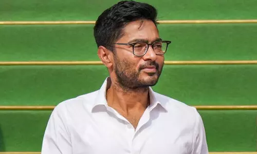 अभिषेक बनर्जी ने कहा- Malda में हिंसक घटनाओं के बीच तृणमूल में अंदरूनी कलह अभिषेक बनर्जी ने कहा- Malda में हिंसक घटनाओं के बीच तृणमूल में अंदरूनी कलह