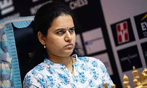India की नंबर 1 महिला शतरंज खिलाड़ी हंपी कोनेरू नॉर्वे शतरंज महिला 2025 में वापस लौटीं