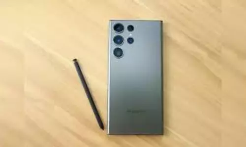 आधी कीमत में मिल रहा डेढ़ लाख कीमत वाला Samsung Galaxy S24 Ultra आधी कीमत में मिल रहा डेढ़ लाख कीमत वाला Samsung Galaxy S24 Ultra