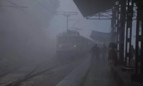 Ludhiana के पास ट्रेन में लगी आग, कोई हताहत नहीं Ludhiana के पास ट्रेन में लगी आग, कोई हताहत नहीं
