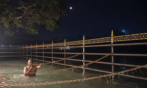 अखिलेश बोले संगम तब जाएंगे, जब मां गंगा बुलाएंगी