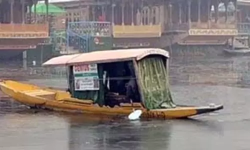 J&K में कड़ाके की ठंड जारी, श्रीनगर में तापमान शून्य से 4.8 डिग्री नीचे J&K में कड़ाके की ठंड जारी, श्रीनगर में तापमान शून्य से 4.8 डिग्री नीचे