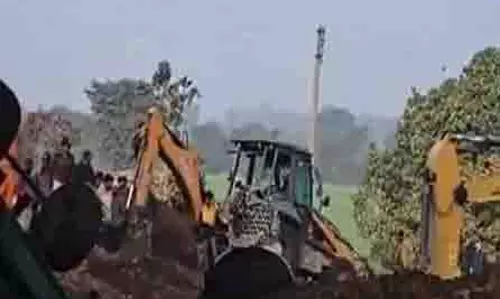Chhindwara के गांव में कुआं ढहा, फंसे तीन मजदूरों को बचाने के लिए बचाव अभियान जारी