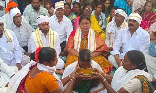 Adilabad में आदिवासी महिला ने 2 किलो तिल का तेल गटक लिया