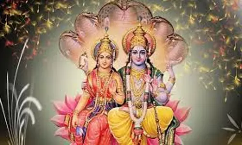 Maa Lakshmi: इन गलतियों के कारण घर से चली जाती हैं मां लक्ष्मी, होगा नुकसान