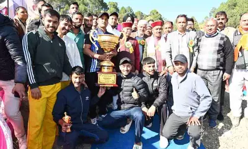 नशे के खिलाफ लड़ाई राजनीति से प्रभावित नहीं होनी चाहिए: Himachal Governor नशे के खिलाफ लड़ाई राजनीति से प्रभावित नहीं होनी चाहिए: Himachal Governor