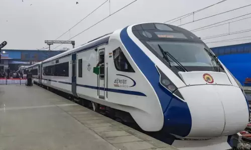 केंद्र सरकार के कर्मचारी LTC के तहत तेजस और वंदे भारत ट्रेनों से यात्रा कर सकेंगे केंद्र सरकार के कर्मचारी LTC के तहत तेजस और वंदे भारत ट्रेनों से यात्रा कर सकेंगे