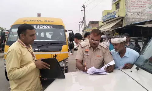 टास्क फोर्स द्वारा जांच के दौरान School Buses का चालान किया गया