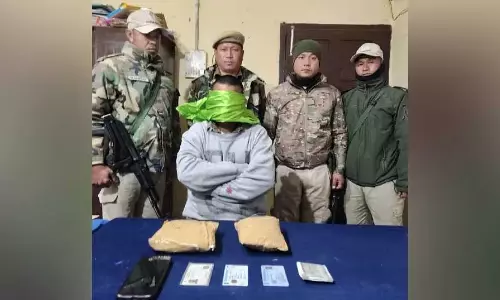 Manipur सुरक्षा बलों ने सेनापति में संदिग्ध अफीम जब्त की, एक गिरफ्तार