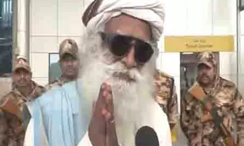 महाकुंभ ग्रह पर सबसे बड़ा आयोजन: आध्यात्मिक नेता सद्गुरु पहुंचे Prayagraj