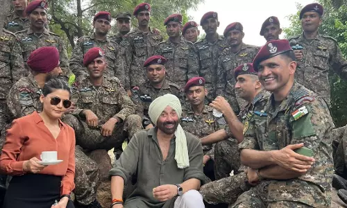 सनी देओल ने जवानों के साथ मनाया 77वां सेना दिवस, उनकी वीरता को दी श्रद्धांजलि