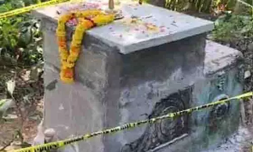 Samadhi case: गोपन स्वामी के शव को निकालने पर रोक लगाने से केरल हाईकोर्ट ने किया इनकार