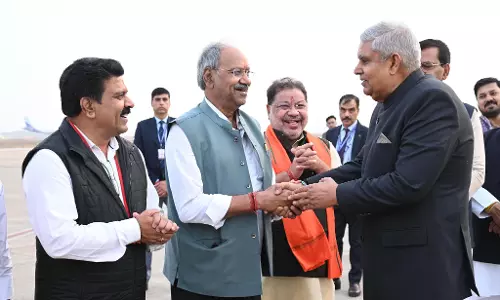 सांसद बृजमोहन अग्रवाल ने उपराष्ट्रपति जगदीप धनखड़ का किया स्वागत सांसद बृजमोहन अग्रवाल ने उपराष्ट्रपति जगदीप धनखड़ का किया स्वागत