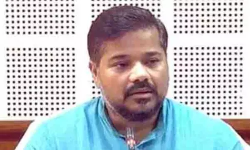 Tripura : परिवहन मंत्री चौधरी ने हवाई टिकटों की कीमतों के मुद्दे को केंद्र के समक्ष उठाया Tripura : परिवहन मंत्री चौधरी ने हवाई टिकटों की कीमतों के मुद्दे को केंद्र के समक्ष उठाया