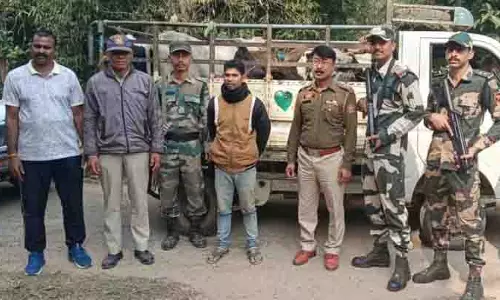 Tripura: BSF ने सीमा पर तस्करी और घुसपैठ की कोशिशों को नाकाम किया Tripura: BSF ने सीमा पर तस्करी और घुसपैठ की कोशिशों को नाकाम किया