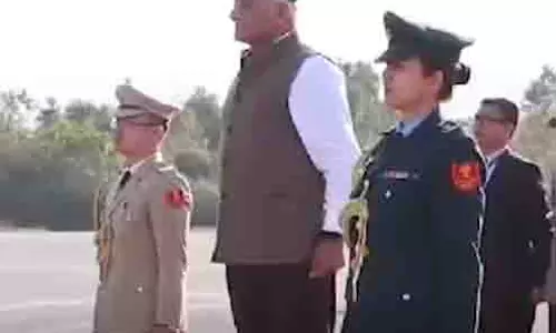 Mizoram : मुख्यमंत्री लालदुहोमा ने लेंगपुई हवाई अड्डे पर राज्यपाल विजय कुमार सिंह का किया स्वागत Mizoram : मुख्यमंत्री लालदुहोमा ने लेंगपुई हवाई अड्डे पर राज्यपाल विजय कुमार सिंह का किया स्वागत