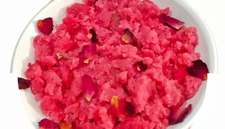 Strawberry Halwa: इससे आपकी मीठे की लालसा शांत होगी