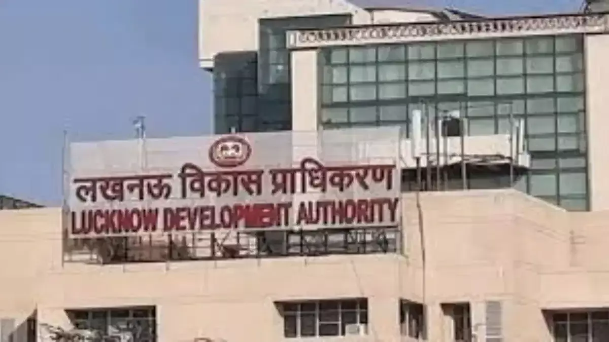 Lucknow: LDA की रडार पर हैं सभी बिल्डर, 7 अवैध निर्माणों लगाया ताला