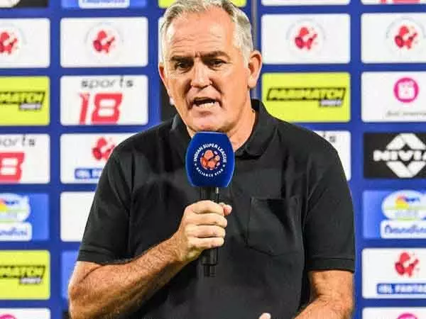 Owen Coyle ने अपनी टीम द्वारा अंतिम मिनट में पेनल्टी दिए जाने पर अपनी निराशा व्यक्त की