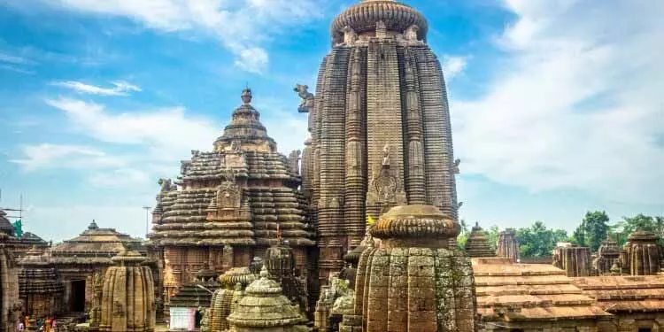 Odisha लिंगराज मंदिर में सेवादारों के समूहों के बीच झड़प के कारण तीन दिनों तक अनुष्ठान स्थगित