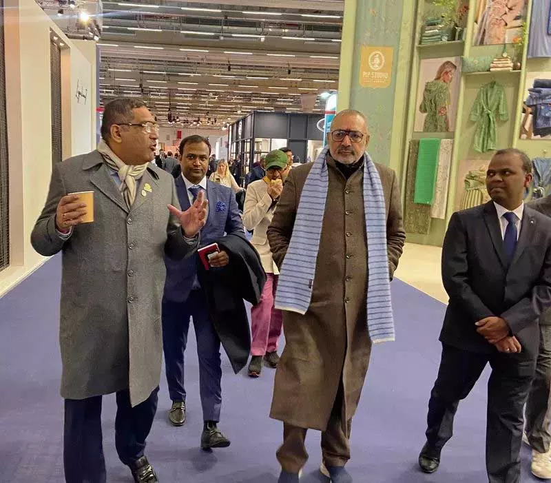 Haryana : फ्रैंकफर्ट टेक्सटाइल मेले में पानीपत के हथकरघों को वैश्विक प्रशंसा मिली Haryana : फ्रैंकफर्ट टेक्सटाइल मेले में पानीपत के हथकरघों को वैश्विक प्रशंसा मिली