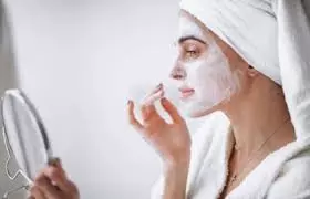 Lifestyle: नेचुरल और गोरी त्वचा पाने के लिए अपनी स्किन केयर रूटीन में शामिल करें यह चीजें Lifestyle: नेचुरल और गोरी त्वचा पाने के लिए अपनी स्किन केयर रूटीन में शामिल करें यह चीजें