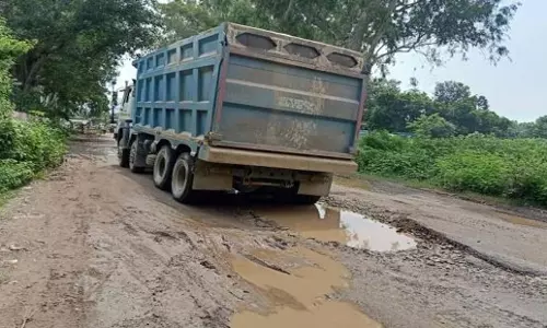 Himachal: हिमाचल की सड़कों पर ओवरलोड ट्रकों ने मचाई तबाहीb