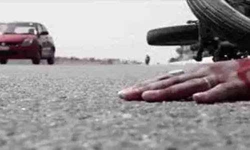 तेज रफ्तार ट्रक ने बाइक सवारों को रौंदा, दो की माैत