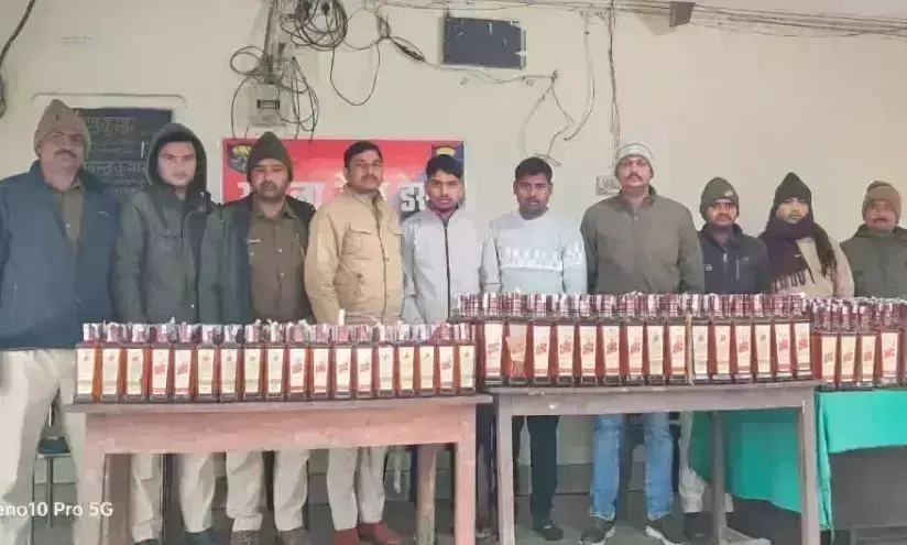East Champaran: पुलिस ने ब्रेजा कार से 307 विदेशी शराब की बोतले बरामद की East Champaran: पुलिस ने ब्रेजा कार से 307 विदेशी शराब की बोतले बरामद की